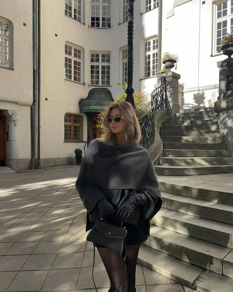 ELENA – Elegant Cape Coat