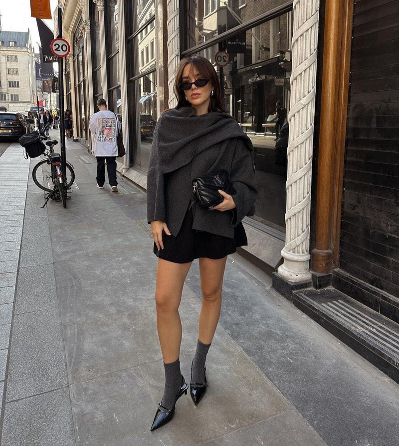 ELENA – Elegant Cape Coat
