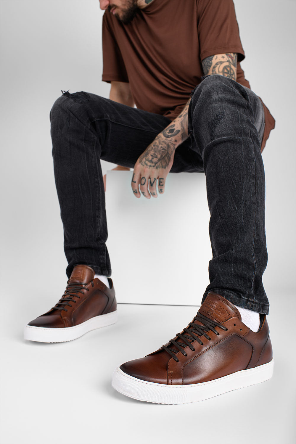DIMAROA COCOA-BROWN SNEAKERS